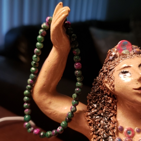 Lethargic?Ruby Zoisite bracelet - Picture 3 of 6